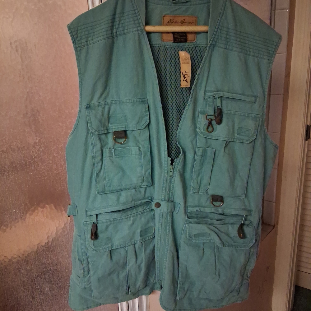 NWT Eddie Bauer Fishing Travel Vest Cactus Green Mens MEDIUM